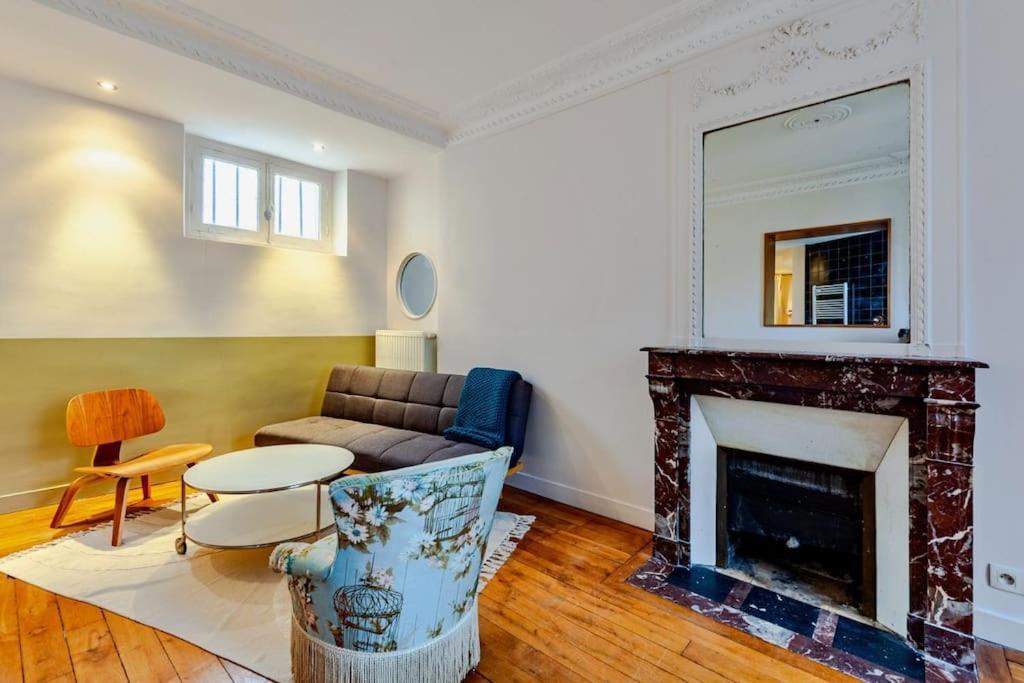 Charmant Appartement Au Coeur De Paris Exterior foto